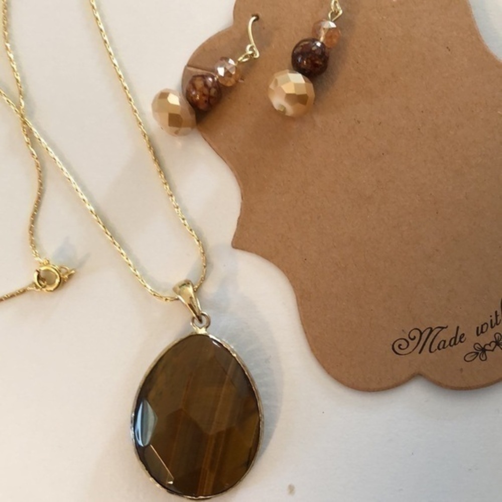 Tigers eye and gemstone set
